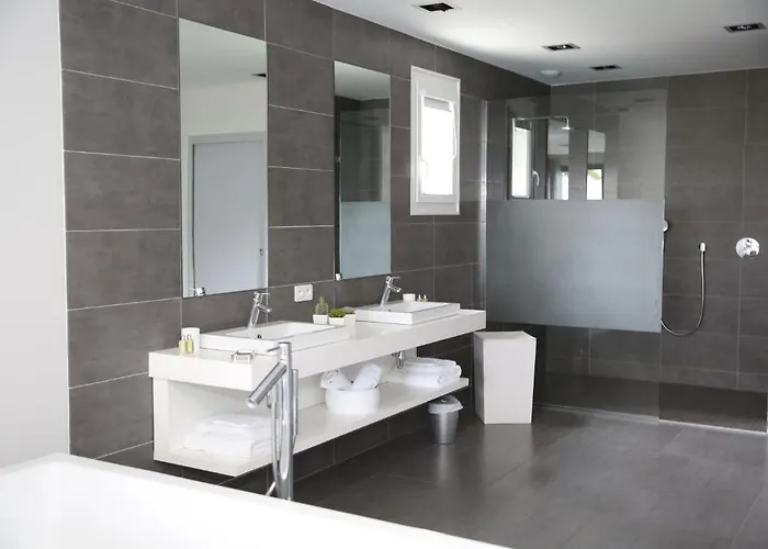 فندق Lafitenia 5*